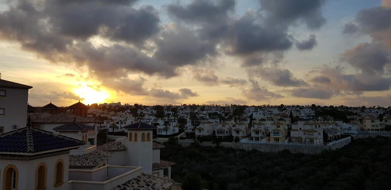 3 Bdr House Near La Zenia Private Lounge Terraces, Fire Places, Bbq, Kitchen, Parking オリウエラ エクステリア 写真