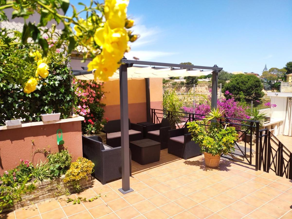 3 Bdr House Near La Zenia Private Lounge Terraces, Fire Places, Bbq, Kitchen, Parking オリウエラ エクステリア 写真